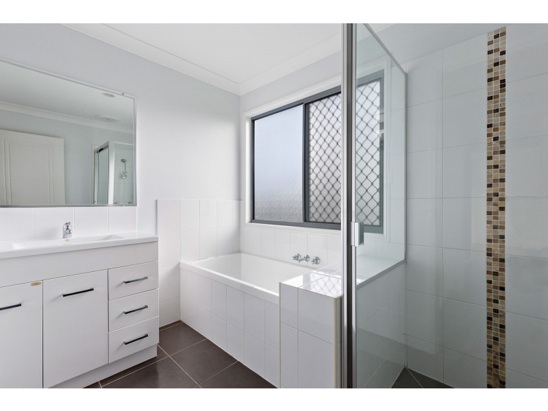 6 Bushlark Place, Goodna QLD 4300