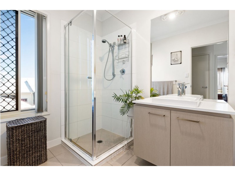 5 Carnarvon Avenue, Springfield Lakes QLD 4300