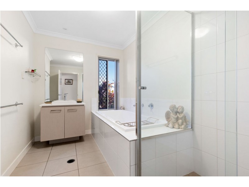 5 Carnarvon Avenue, Springfield Lakes QLD 4300