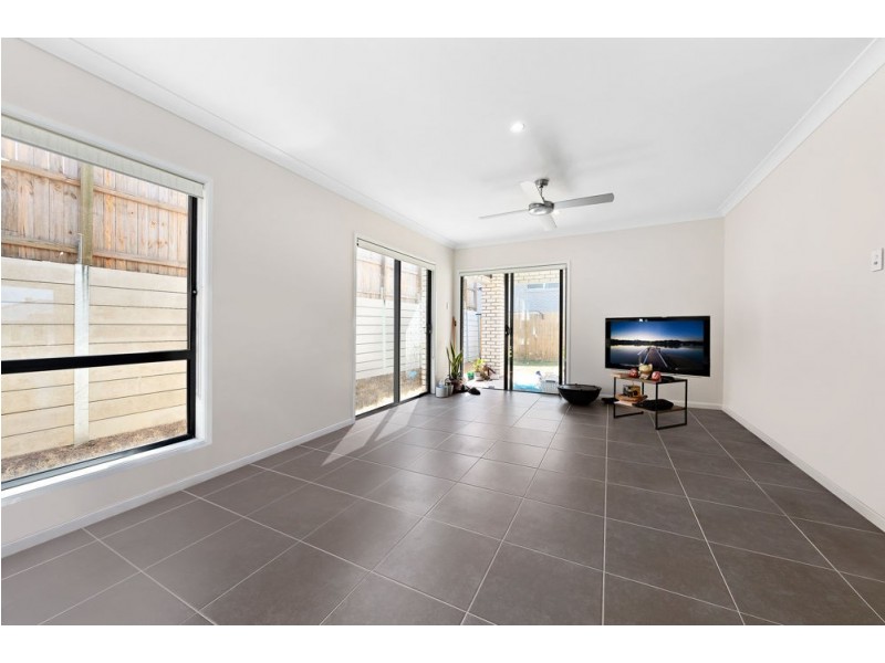23 Santiago Crescent, Spring Mountain QLD 4124
