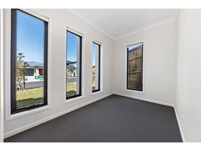 23 Santiago Crescent, Spring Mountain QLD 4124