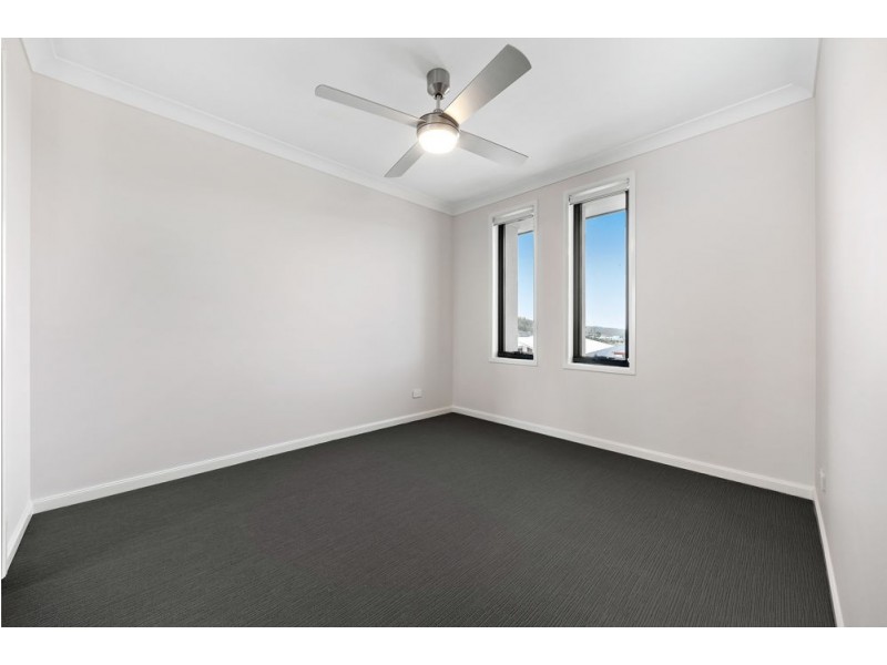 23 Santiago Crescent, Spring Mountain QLD 4124
