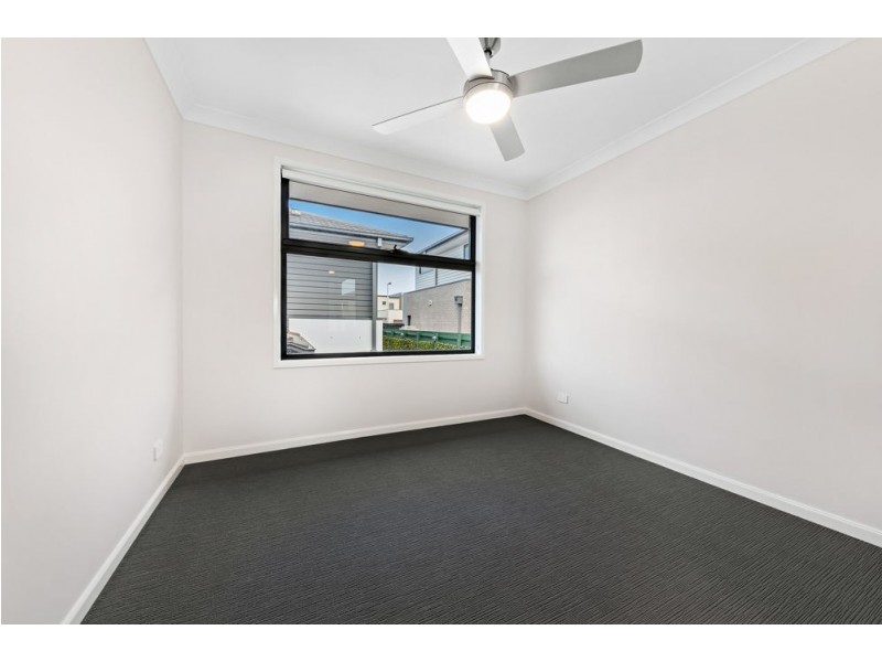 23 Santiago Crescent, Spring Mountain QLD 4124