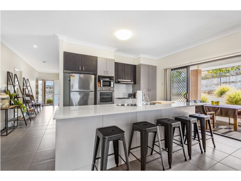 21 Ovals Terrace, Springfield Lakes QLD 4300