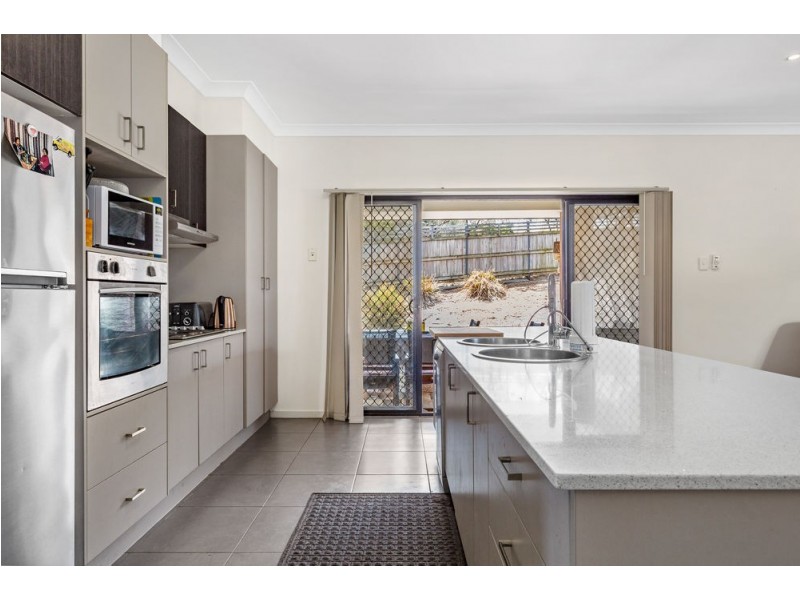 21 Ovals Terrace, Springfield Lakes QLD 4300
