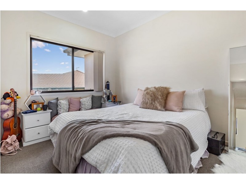 21 Ovals Terrace, Springfield Lakes QLD 4300