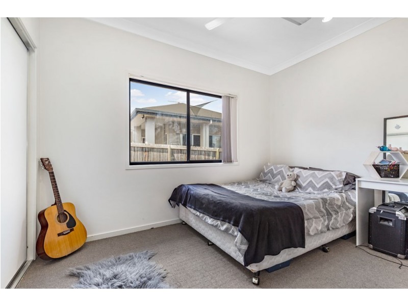21 Ovals Terrace, Springfield Lakes QLD 4300