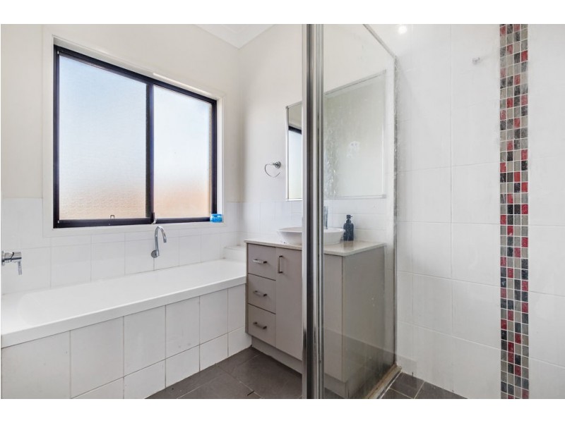 21 Ovals Terrace, Springfield Lakes QLD 4300