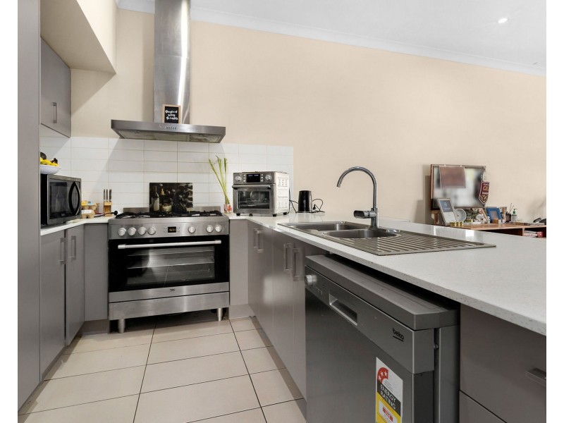 18 Navickas Circuit, Redbank Plains QLD 4301