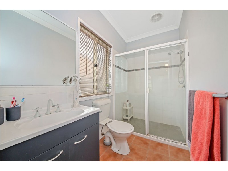 5 Moonbeam  Street, Springfield Lakes QLD 4300