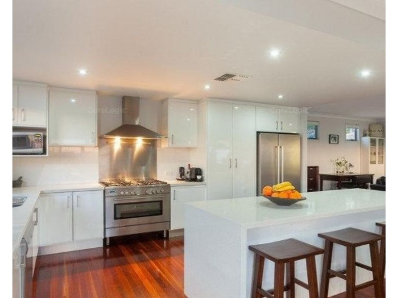 13 Casuarina Street, Seventeen Mile Rocks QLD 4073