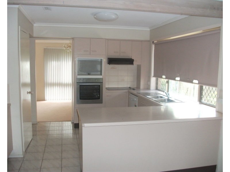132 Greenford Street, Chapel Hill QLD 4069