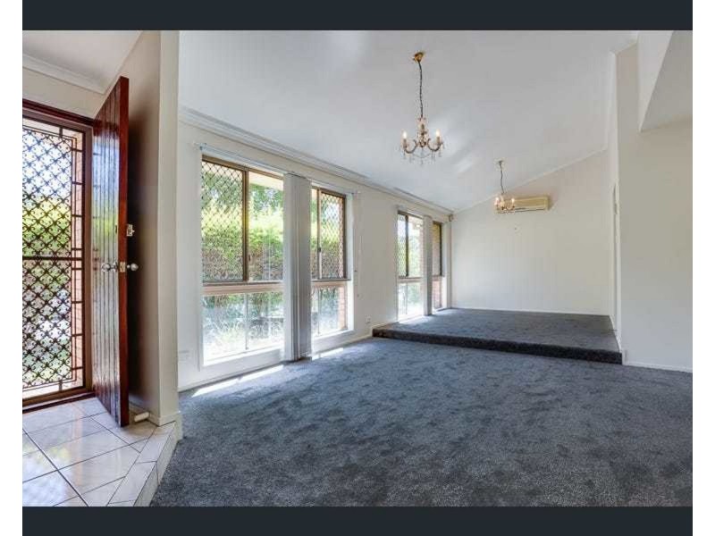 132 Greenford Street, Chapel Hill QLD 4069