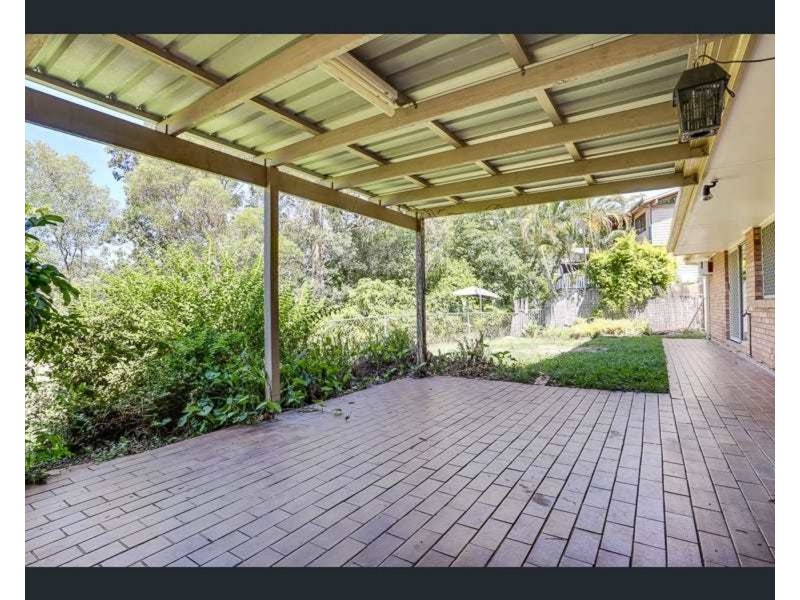 132 Greenford Street, Chapel Hill QLD 4069