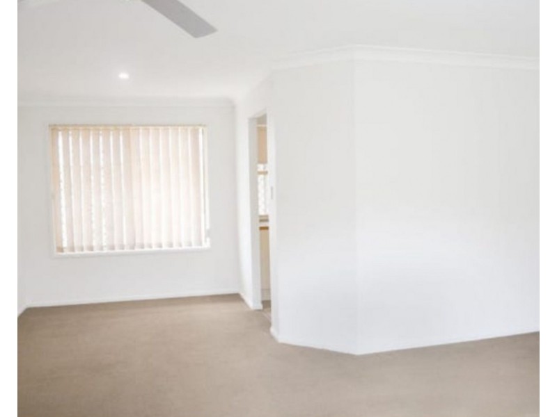 16 Peppertree Street, Sinnamon Park QLD 4073