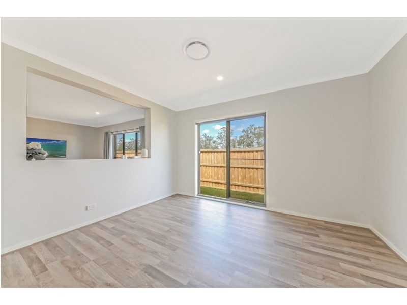 90 Meadows Circuit, Bellbird Park QLD 4300