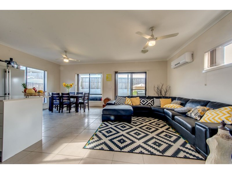 8 Arnaldo Avenue, Augustine Heights QLD 4300