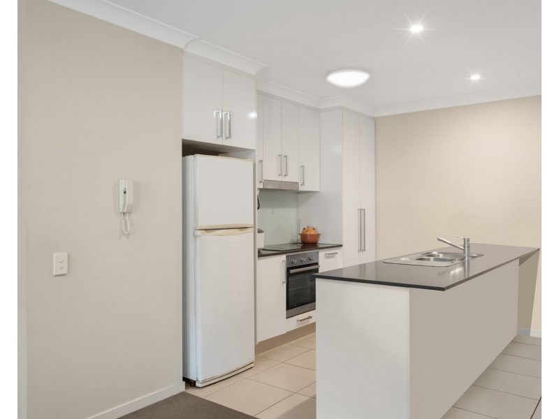 8/37 Palmer Street, Greenslopes QLD 4120