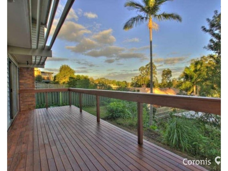 28 Struan Street, Chapel Hill QLD 4069