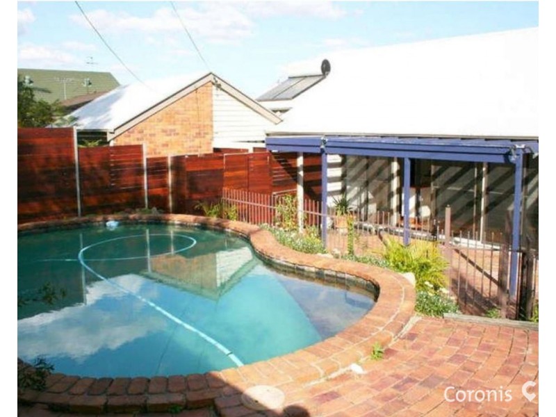 28 Struan Street, Chapel Hill QLD 4069