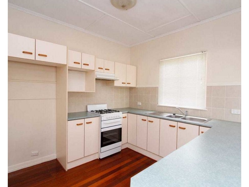 2/18 Elizabeth street, Toowong QLD 4066