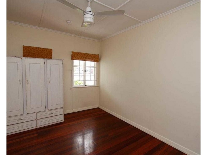 2/18 Elizabeth street, Toowong QLD 4066