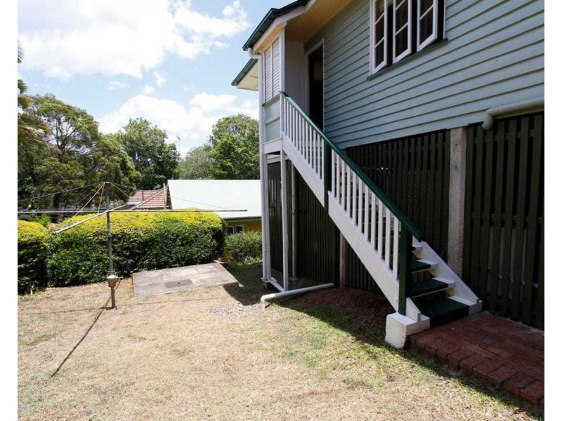 2/18 Elizabeth street, Toowong QLD 4066