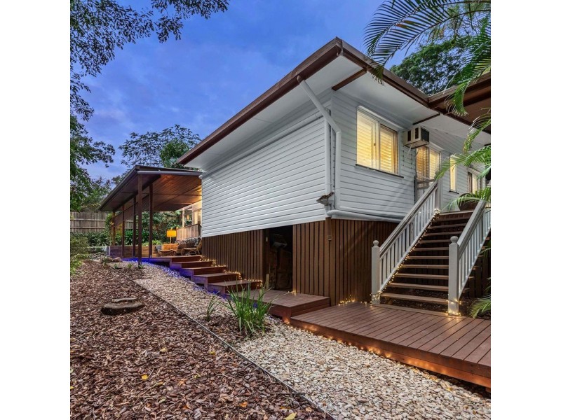 16 Musgrave Street, Fig Tree Pocket QLD 4069