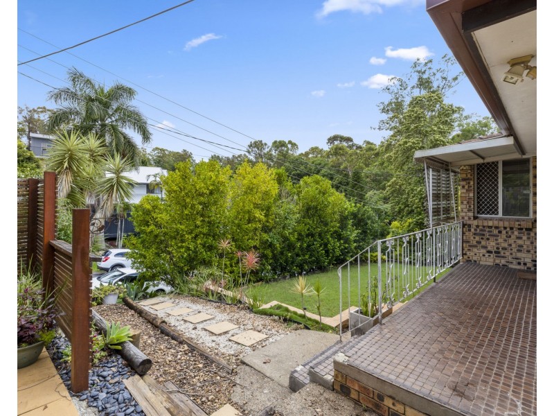 21 Chantilly Street, Chapel Hill QLD 4069