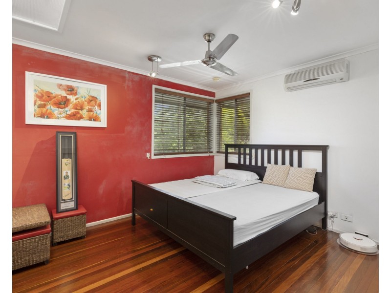 21 Chantilly Street, Chapel Hill QLD 4069