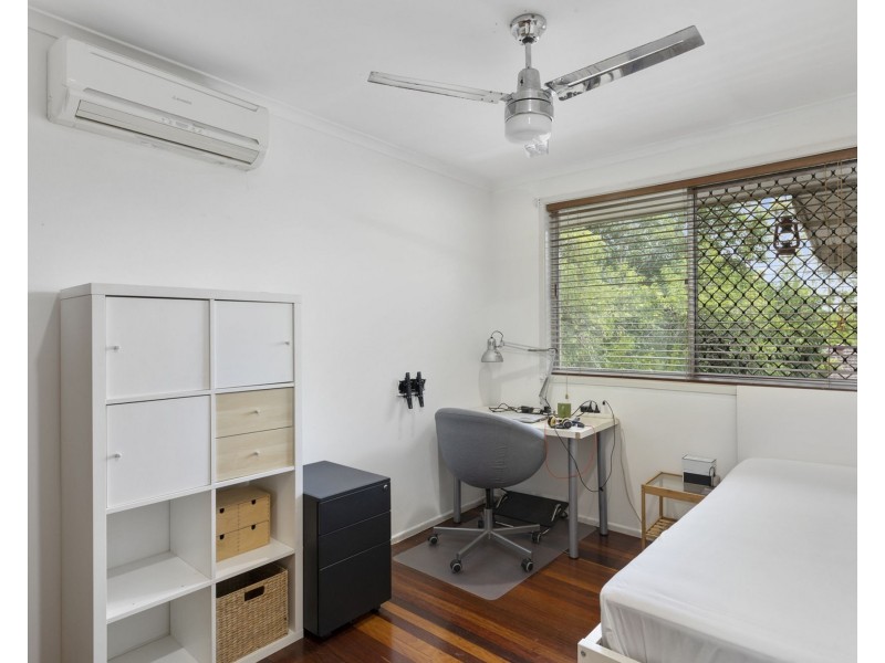 21 Chantilly Street, Chapel Hill QLD 4069