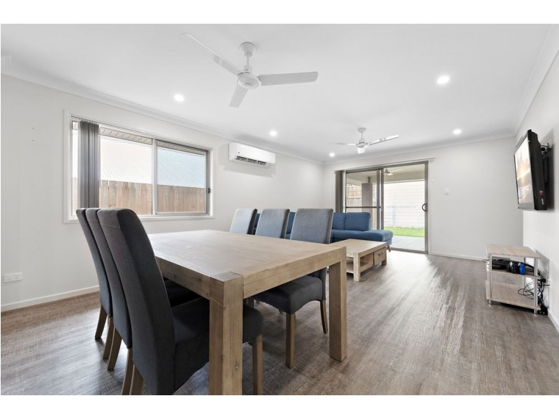 221 Woodline Drive, Spring Mountain QLD 4124