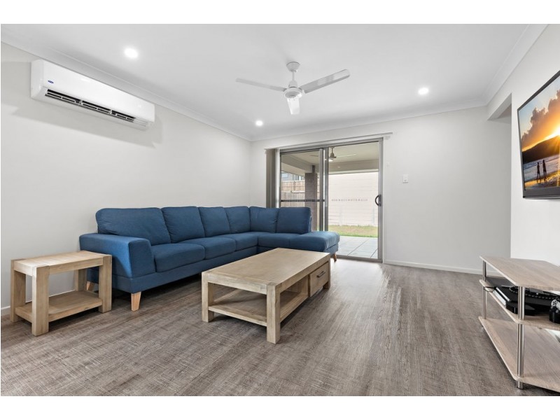 221 Woodline Drive, Spring Mountain QLD 4124