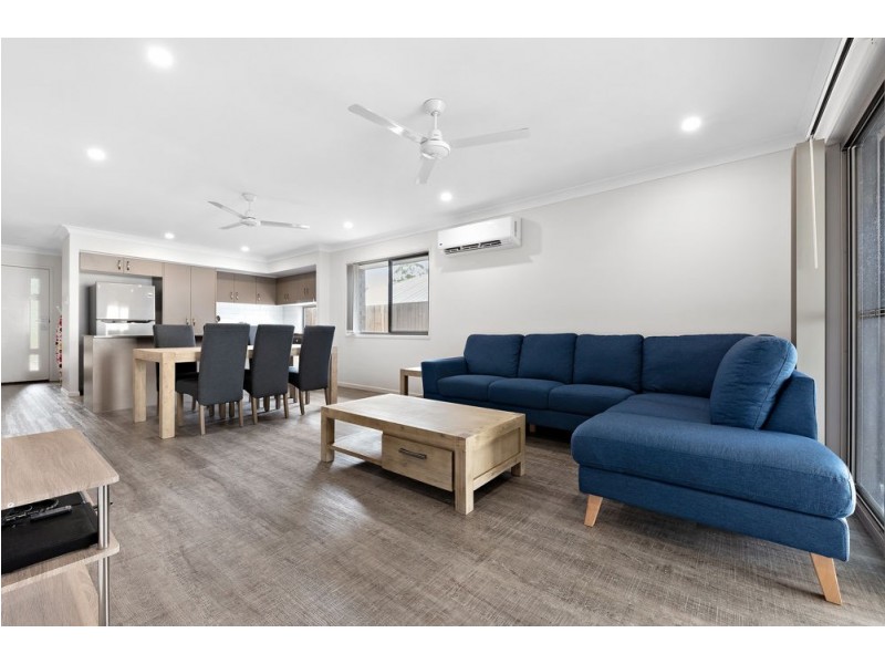 221 Woodline Drive, Spring Mountain QLD 4124