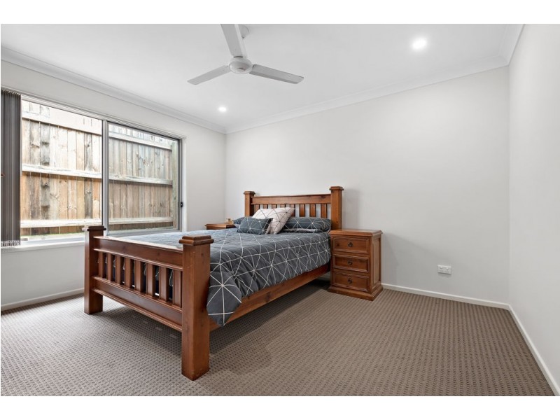 221 Woodline Drive, Spring Mountain QLD 4124