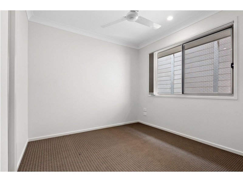 221 Woodline Drive, Spring Mountain QLD 4124