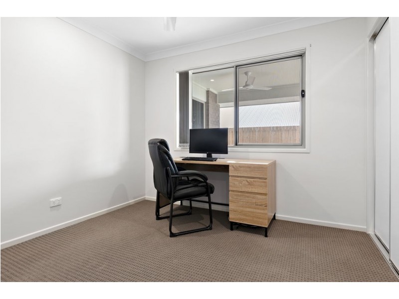 221 Woodline Drive, Spring Mountain QLD 4124
