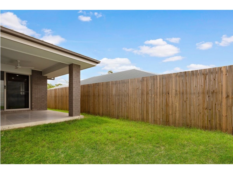 221 Woodline Drive, Spring Mountain QLD 4124