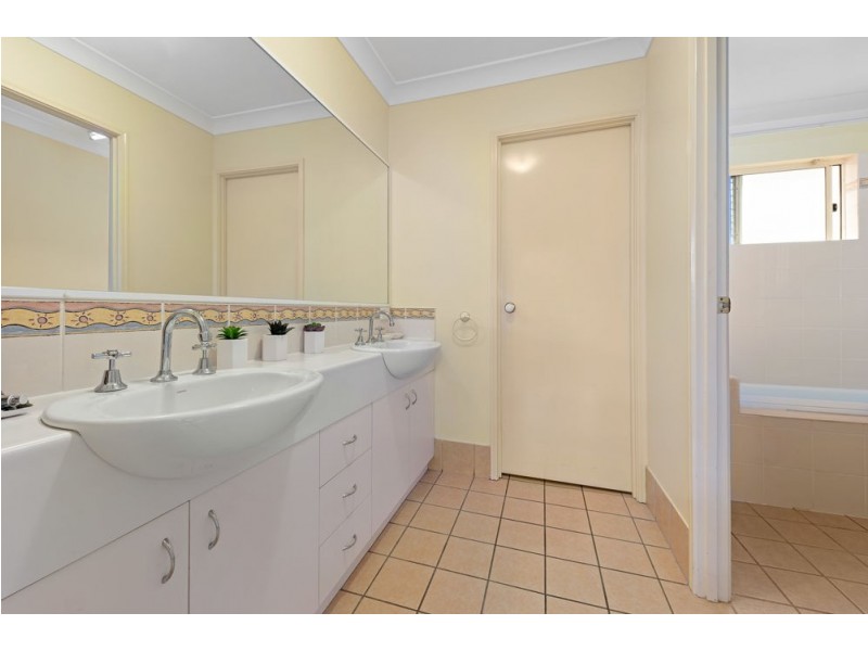 12 Lavender Street, Springfield Lakes QLD 4300