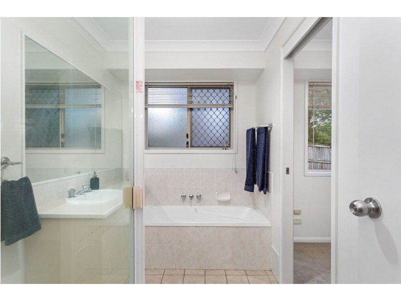 12 Wentworth Close, Forest Lake QLD 4078