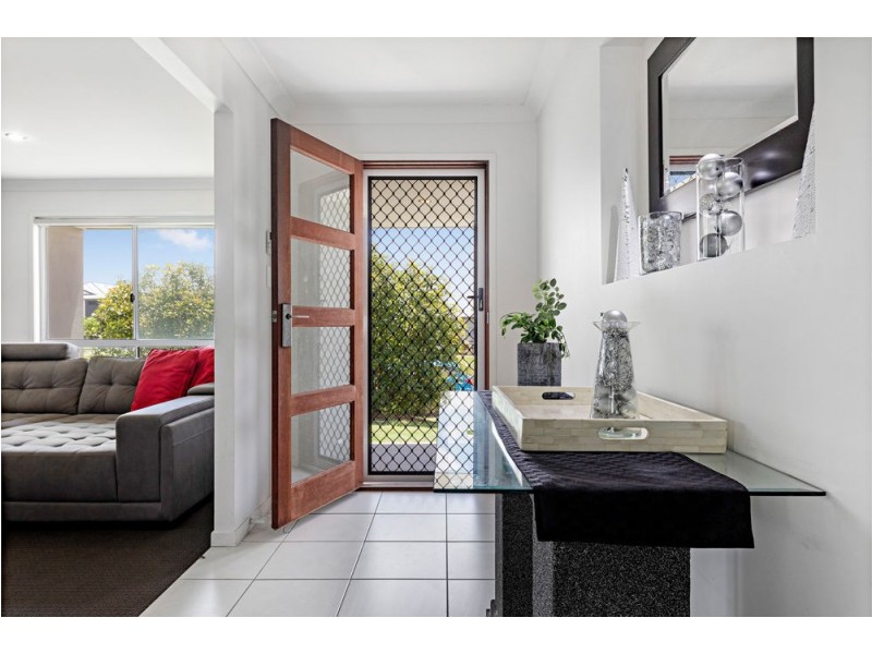 1 Treetops Street, Yarrabilba QLD 4207