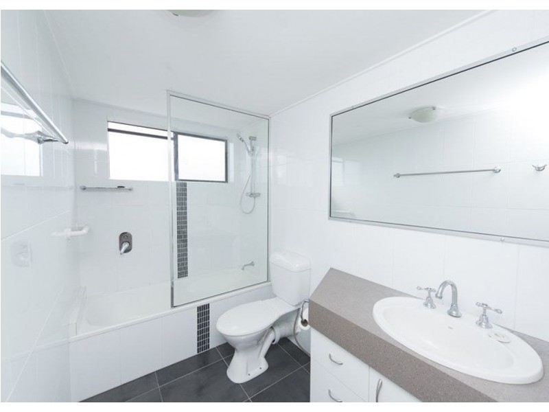 7/123 Central Avenue, Indooroopilly QLD 4068