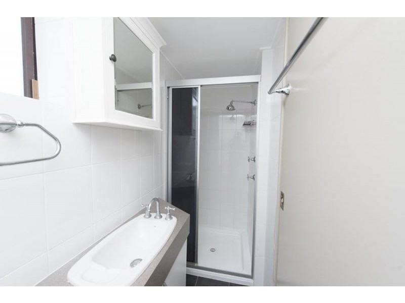 7/123 Central Avenue, Indooroopilly QLD 4068