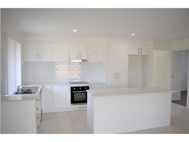 36 Paterson Road, Walloon QLD 4306