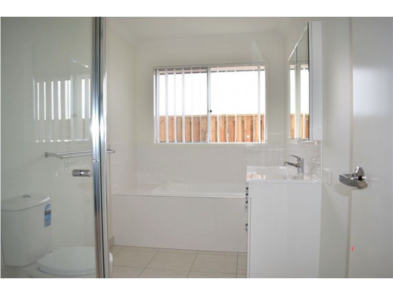 36 Paterson Road, Walloon QLD 4306