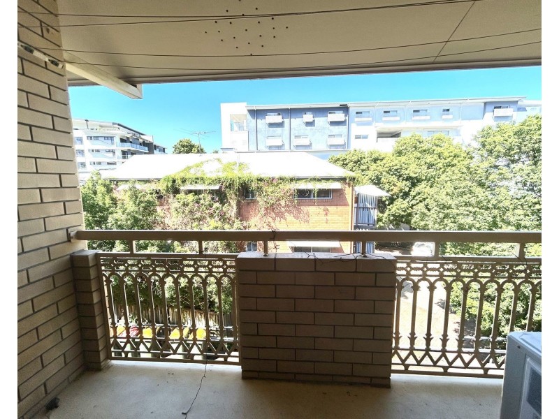 4/17 York Street, Indooroopilly QLD 4068
