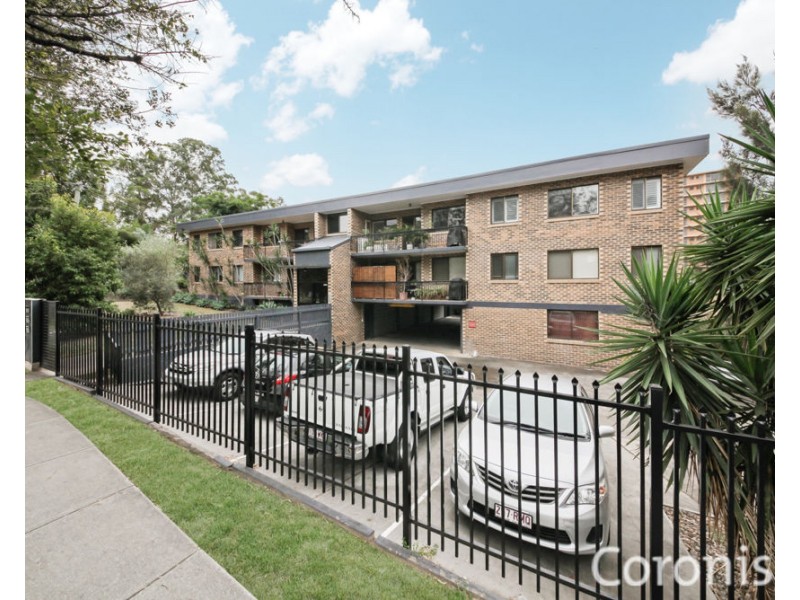 8/42 Sir Fred Schonell Drive, St Lucia QLD 4067