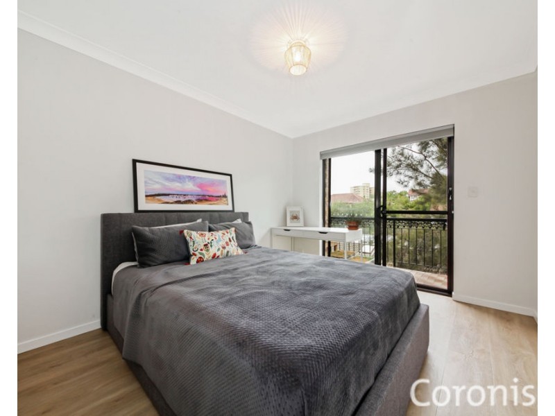 8/42 Sir Fred Schonell Drive, St Lucia QLD 4067