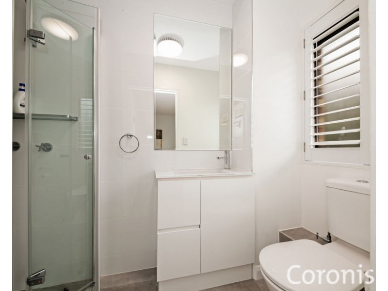 8/42 Sir Fred Schonell Drive, St Lucia QLD 4067