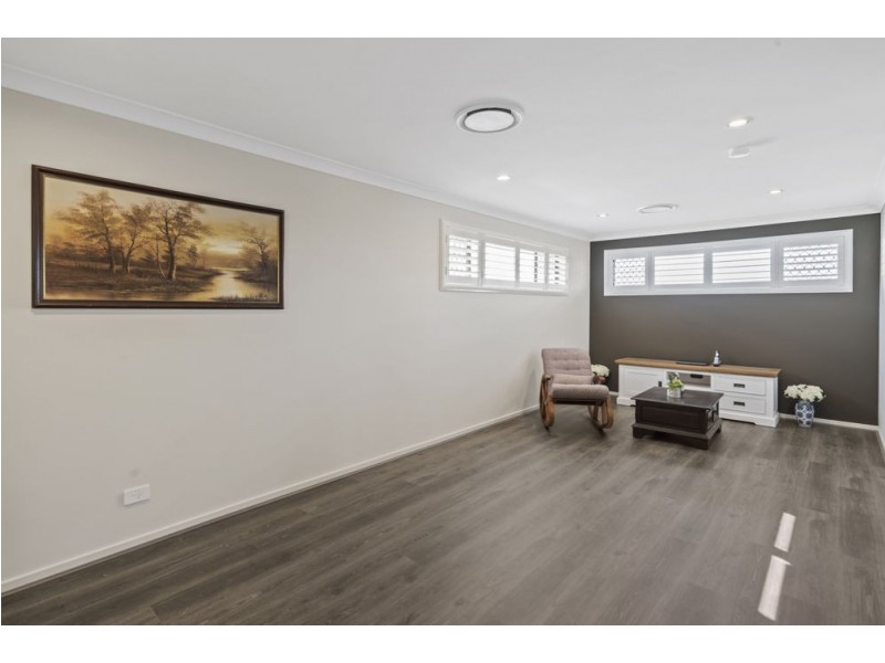 44 Steamer Way, Spring Mountain QLD 4124